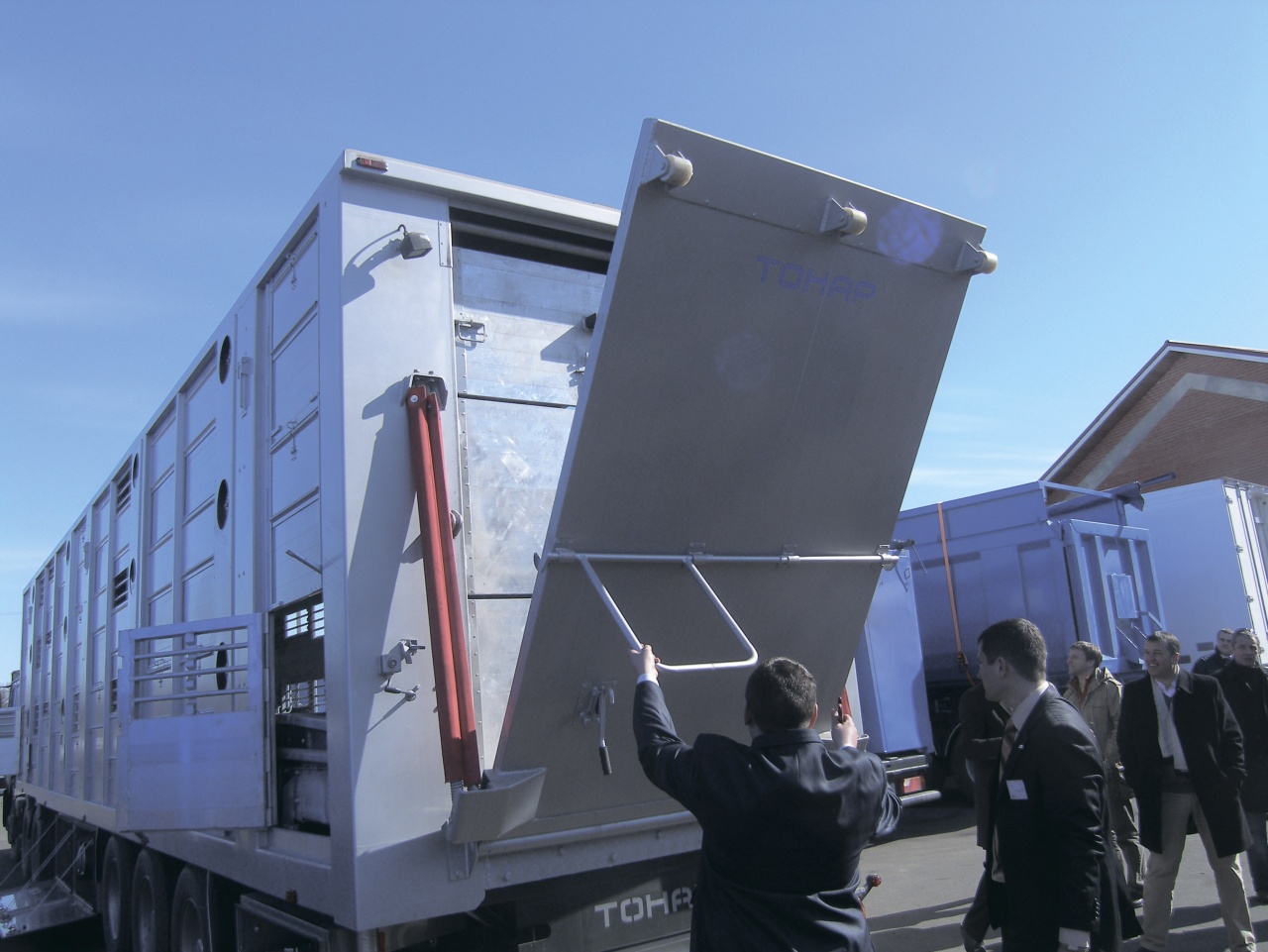 65-AT-3-2010-1.jpg