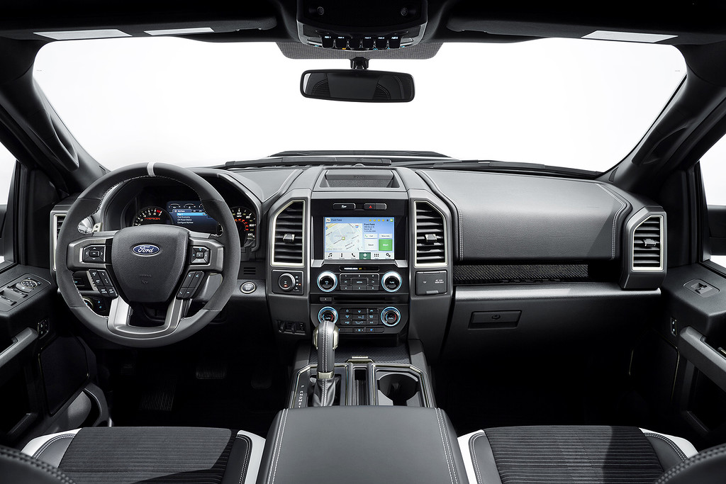 Салон нового пикапа Ford F-150 Raptor