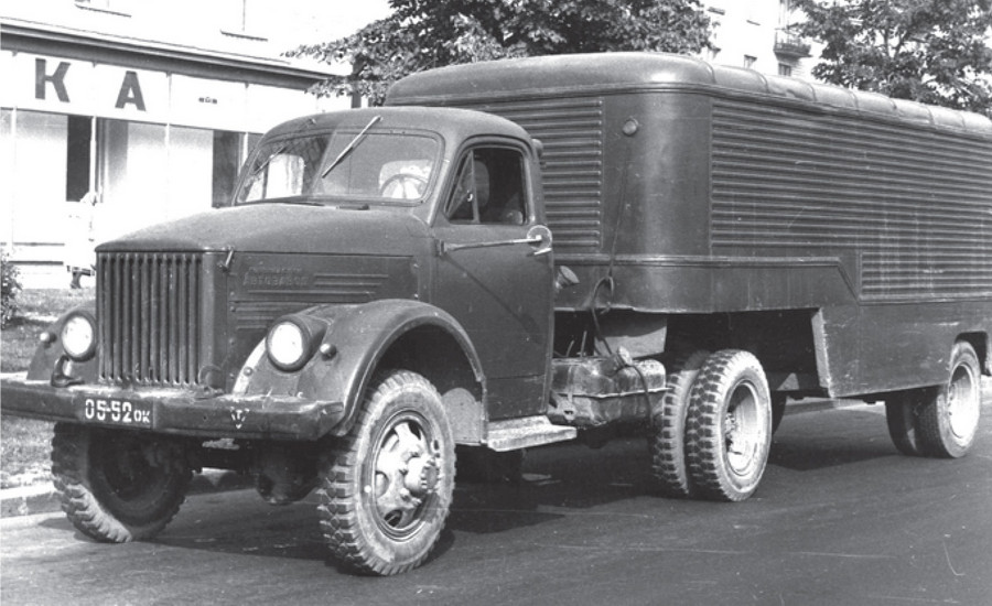 Седельный тягач ГАЗ-63П с полуприцепом-фургоном ПАЗ-744, 1954-1960 гг.