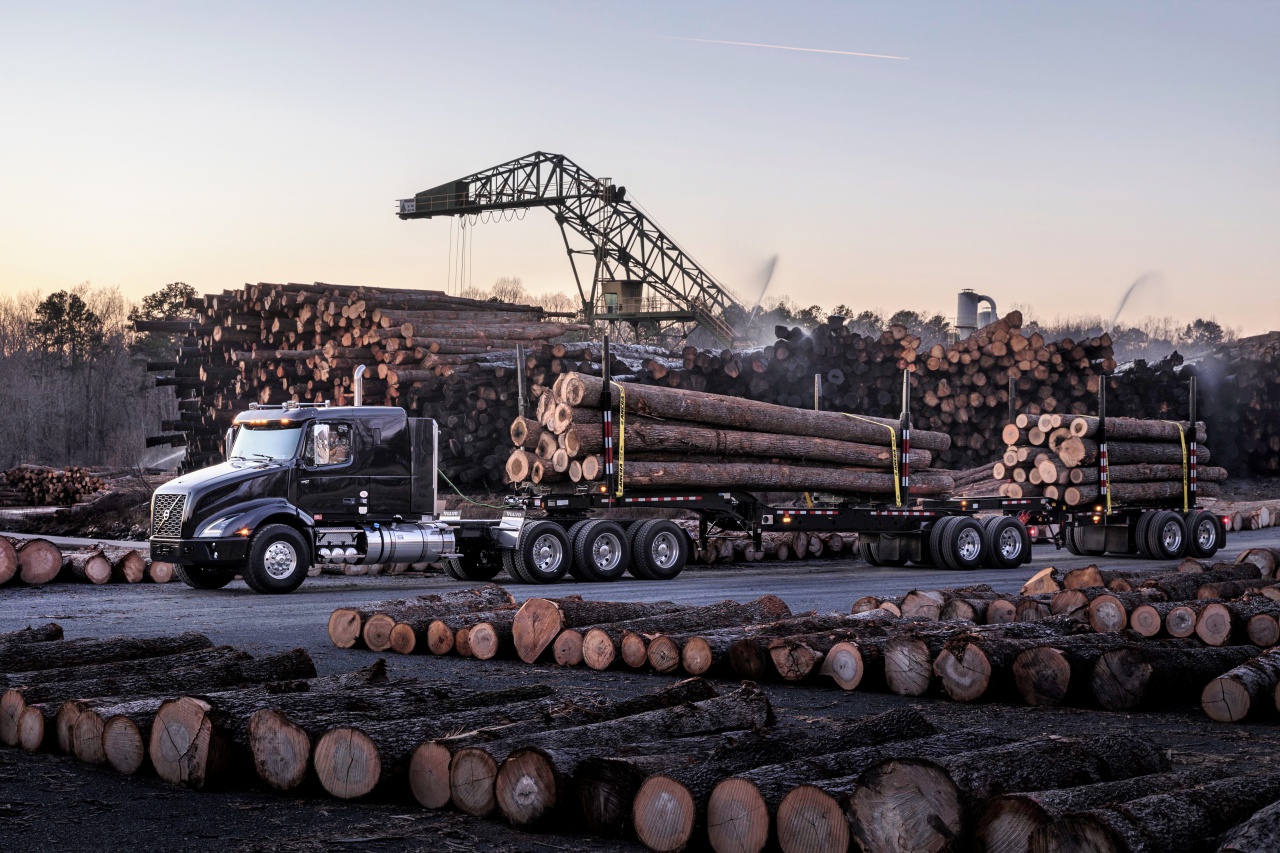 Volvo-VNX-Series-7-logging.jpg