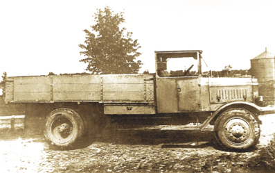 «Я-4» (1928 -1929) комплектовалась дизельными двигателями «мерседес» мощностью 70 л.с. 