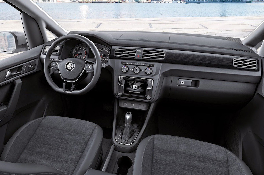 2016-Volkswagen-Caddy06.jpg