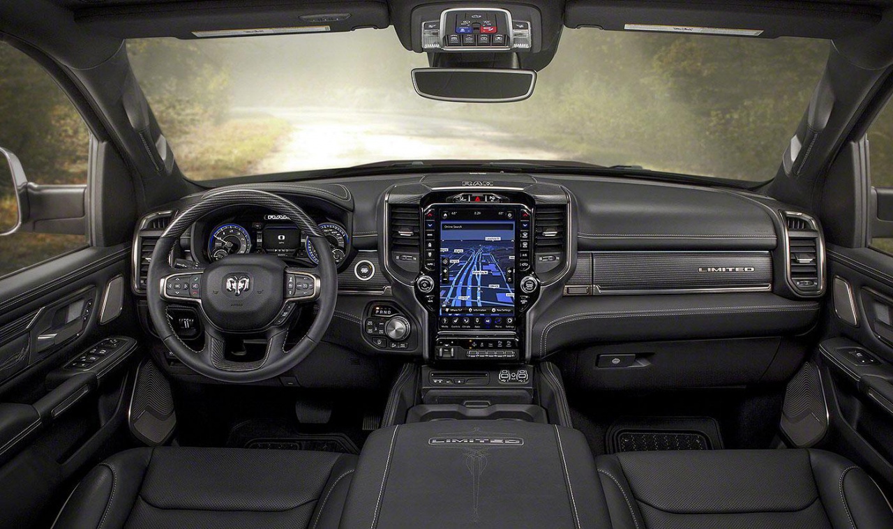 Панель приборов Dodge 2019 Ram 1500, руль, центральная консоль, сидения, интерьер салона