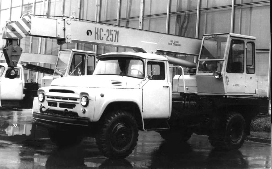 73 AT-42.jpg 73 AT-42.jpg