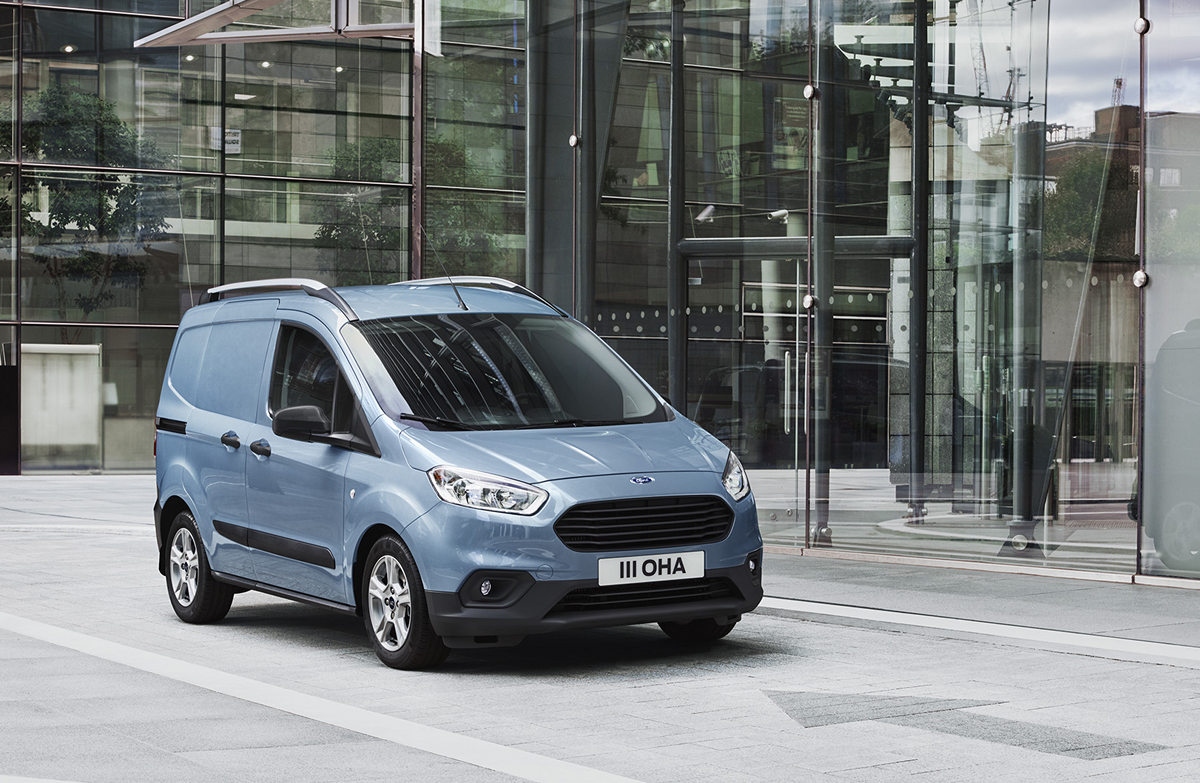 2017FordTransitCourier_1200.jpg