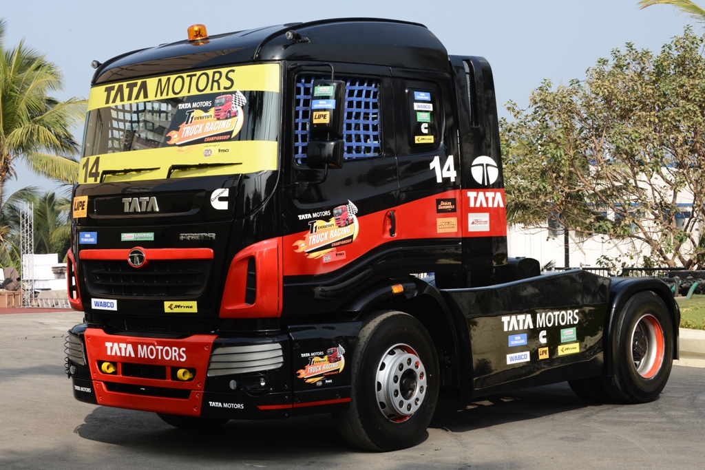 Гоночный грузовик Тата 2015 года.jpg