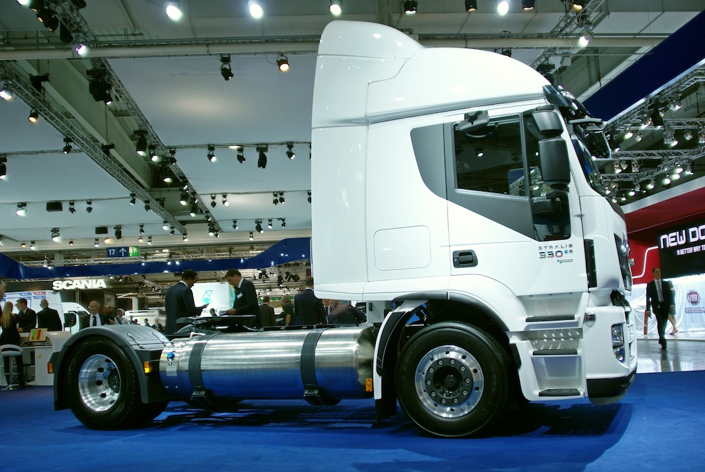 Компания Iveco активно работает и предлагает рынку вполне удачные и работоспособные газовые моторы на тяжелые грузовики..JPG