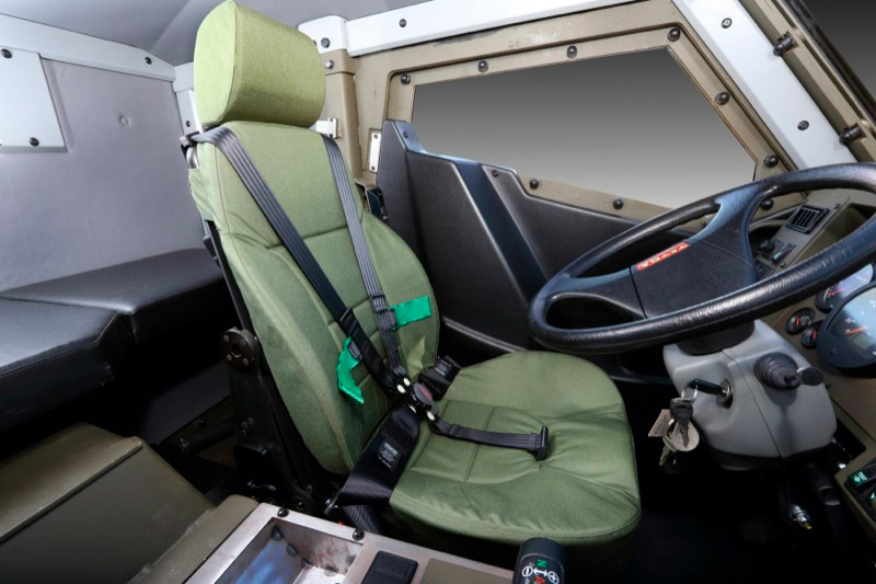 6-Водительское-и-пассажирские-сиденья-обеспечивают-дополнительную-защиту-от-фугасов-и-осколков.jpg