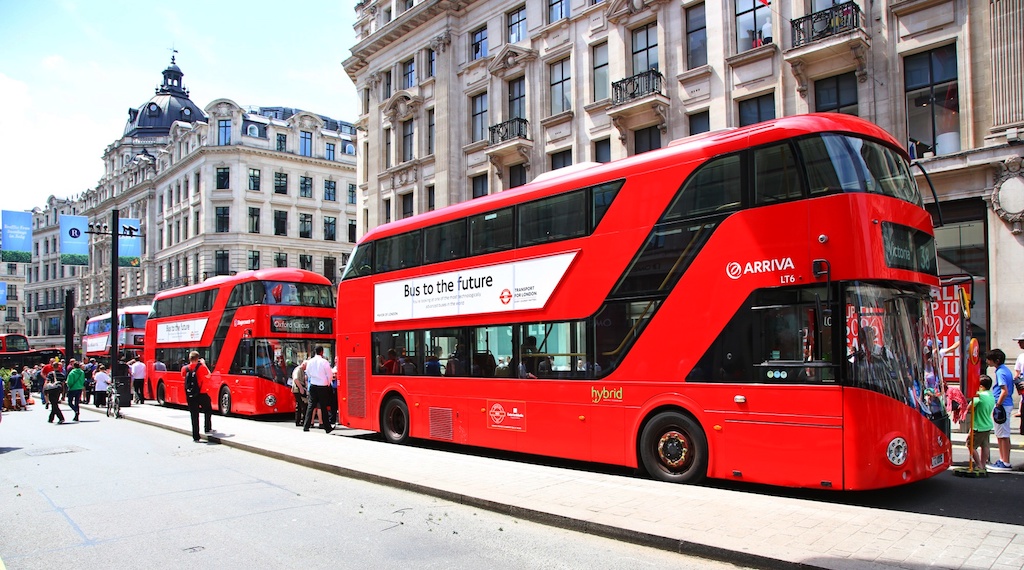 Остановка автобусов Routemaster Hybrid.jpg