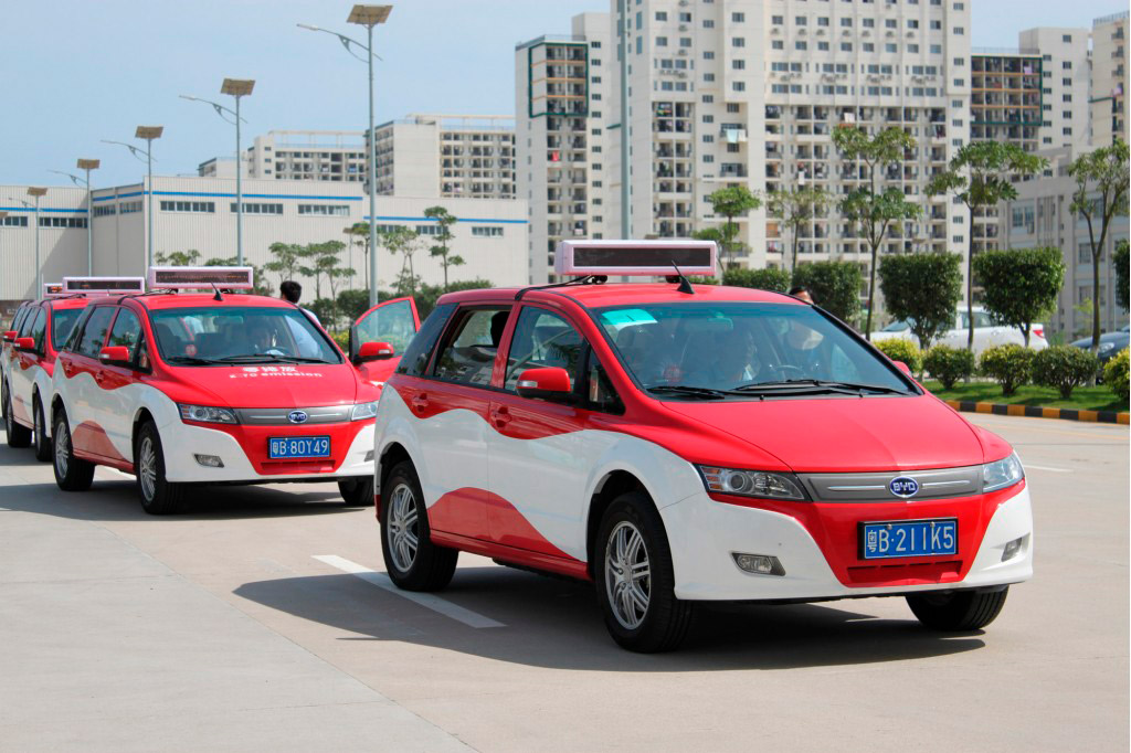 byd-e6-electric-taxi--china-.jpg