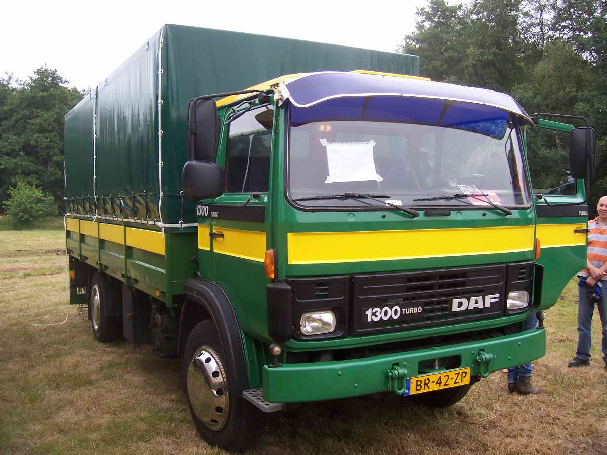 DAF A1300P 1955 г.в.- 6-цилиндровый двигатель Perkins 6 473 л 83 л.с. с момент 278 Нм. Грузоподъемность 55 т.jpg